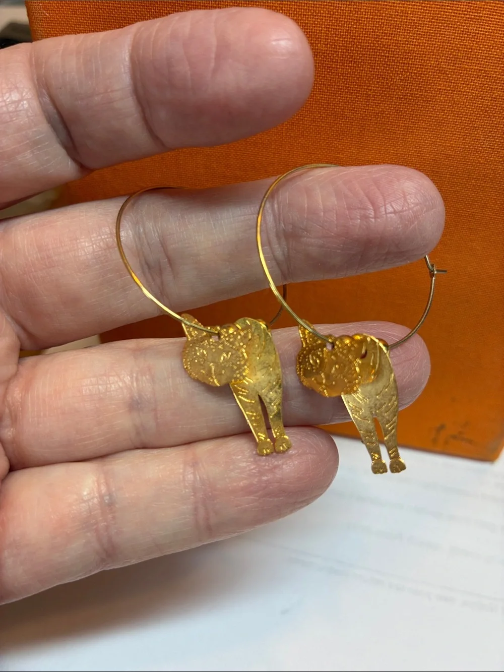 Gold vintage Cat Hoop Earrings - Unbranded